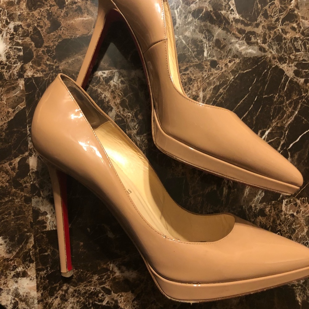 Christian Louboutins Pigalle Plato 120 Nude